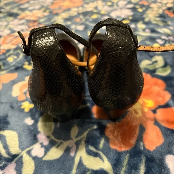 Franco Sarto Black Textured Women's Shoes - Picture 3 of 6